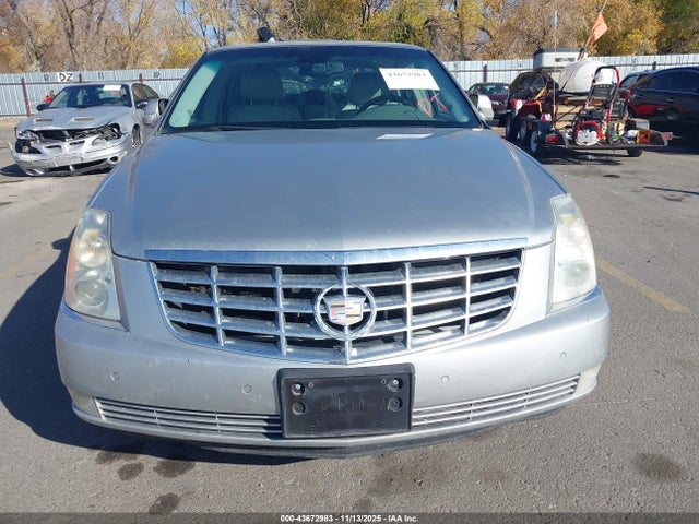 43672983 :رقم المزاد ، 1G6KD57Y48U133521 vin ، 2008 Cadillac Dts 1sd مزاد بيع