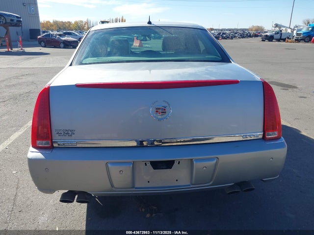 43672983 :رقم المزاد ، 1G6KD57Y48U133521 vin ، 2008 Cadillac Dts 1sd مزاد بيع