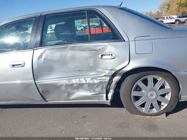 43672983 :رقم المزاد ، 1G6KD57Y48U133521 vin ، 2008 Cadillac Dts 1sd مزاد بيع