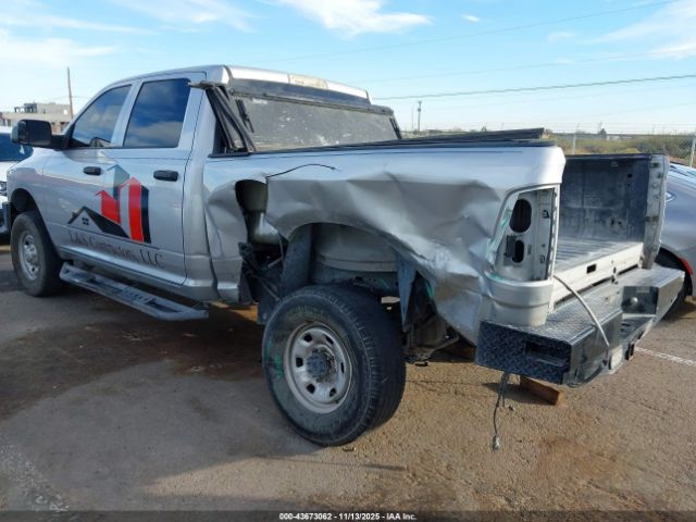 2017 RAM 2500 3C6UR5CJ4HG590551 Photo 2