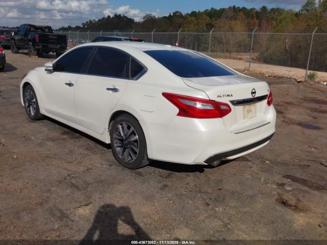 2017 NISSAN ALTIMA 1N4AL3AP7HC131547 Photo 2
