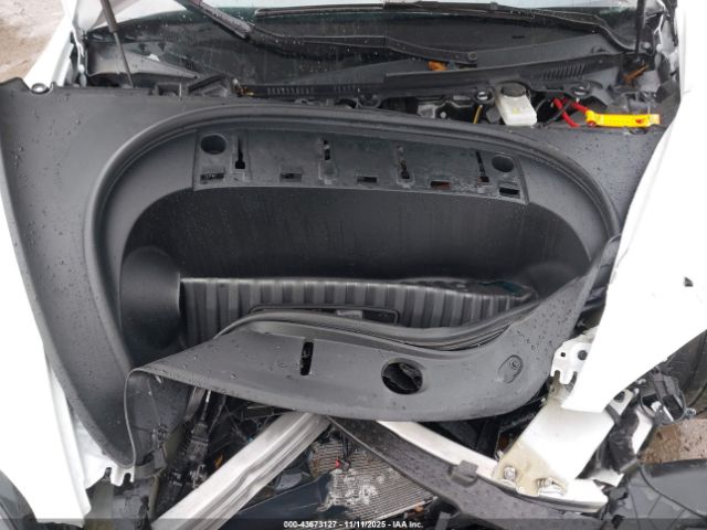 2024 TESLA MODEL 3 5YJ3E1ET5RF783452 Photo 9