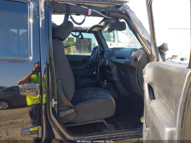 2015 JEEP WRANGLER UNLIMITED 1C4BJWDG8FL692645 Photo 4