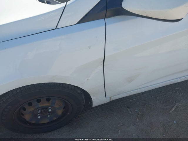 2013 HYUNDAI ACCENT KMHCT4AE9DU480880 Photo 5