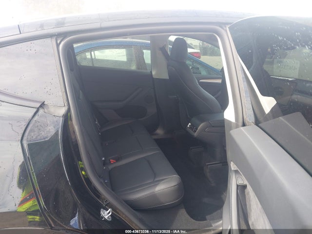 2025 TESLA MODEL Y 7SAYGDEE9SA355439 Photo 7