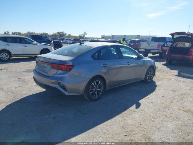 2023 KIA FORTE 3KPF24AD3PE608058 Photo 3