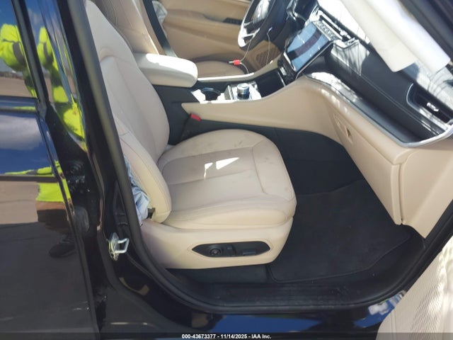 Продажа на аукционе авто 2024 Jeep Grand Cherokee Limited 4x2, vin: 1C4RJGBG3RC158318, номер лота: 43673377