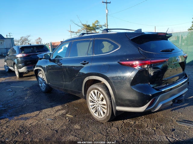 2024 TOYOTA HIGHLANDER HYBRID 5TDEBRCH4RS637554 Photo 2