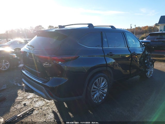 2024 TOYOTA HIGHLANDER HYBRID 5TDEBRCH4RS637554 Photo 3