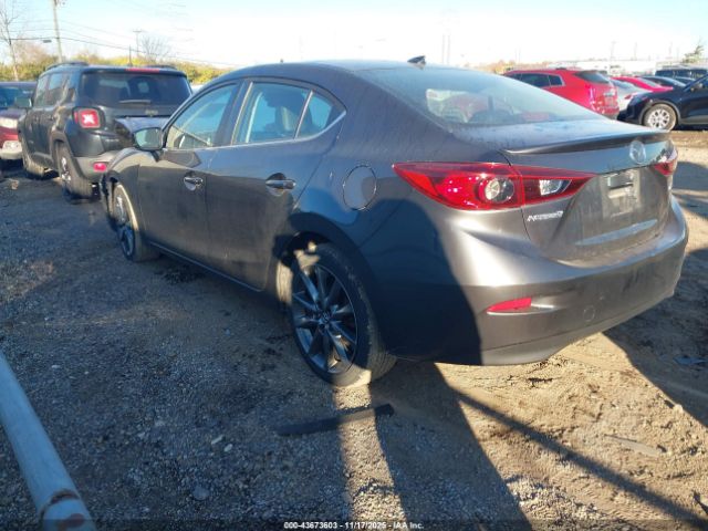 2018 MAZDA MAZDA3 3MZBN1V31JM185917 Photo 2