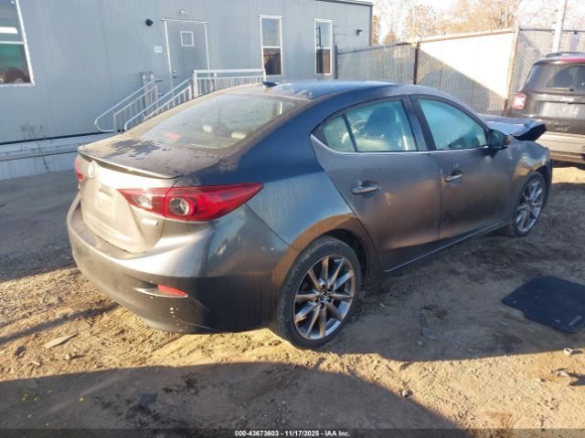 2018 MAZDA MAZDA3 3MZBN1V31JM185917 Photo 3