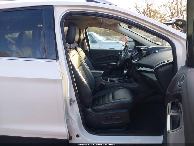 43673709 :رقم المزاد ، 1FMCU0J95KUB62664 vin ، 2019 Ford Escape Titanium مزاد بيع