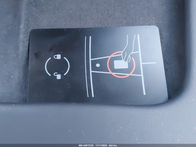 2025 TESLA MODEL Y 7SAYGDED1SF227013 Photo 10