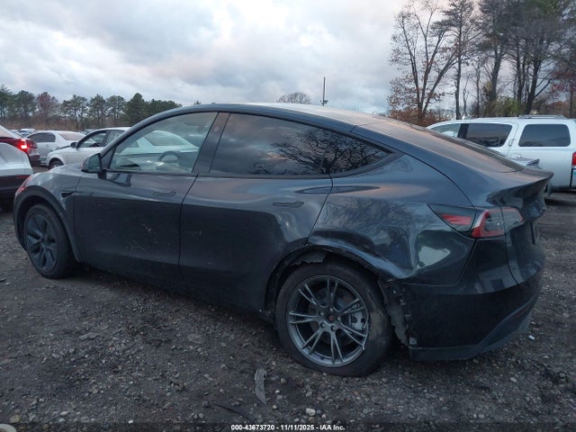 2025 TESLA MODEL Y 7SAYGDED1SF227013 Photo 5