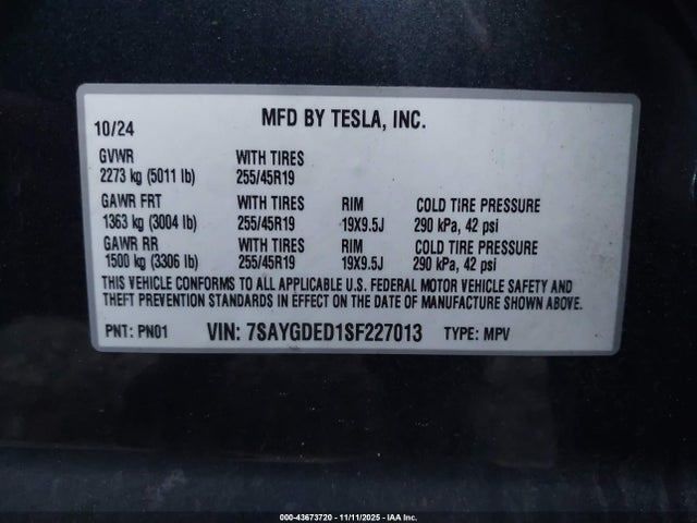 2025 TESLA MODEL Y 7SAYGDED1SF227013 Photo 8