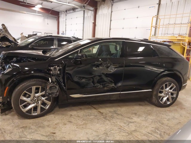 3GYK3BMR2SS209590 Cadillac Optiq Luxury 1 Awd