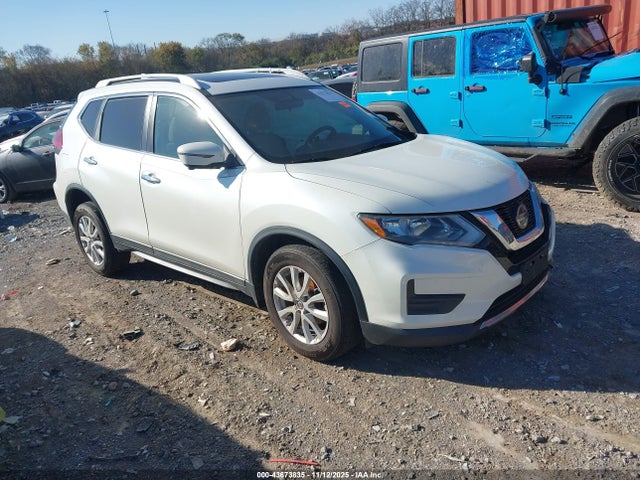 Продаж на аукціоні авто 2018 Nissan Rogue Sv, vin: 5N1AT2MV0JC774242, номер лоту: 43673835