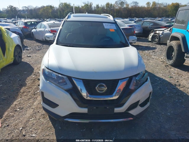 Продаж на аукціоні авто 2018 Nissan Rogue Sv, vin: 5N1AT2MV0JC774242, номер лоту: 43673835