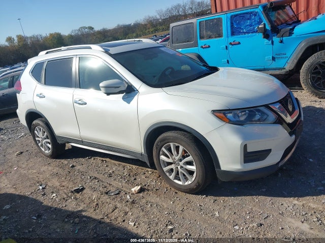 Продаж на аукціоні авто 2018 Nissan Rogue Sv, vin: 5N1AT2MV0JC774242, номер лоту: 43673835