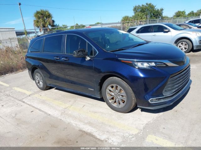 2021 TOYOTA SIENNA 5TDYRKEC3MS029177