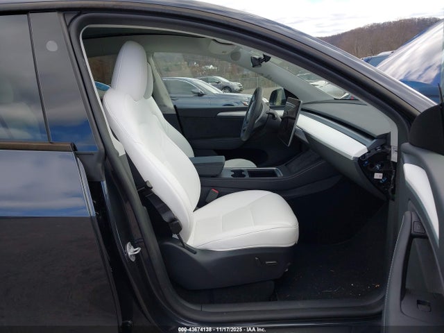 2024 TESLA MODEL Y 7SAYGDEE6RA321209 Photo 4