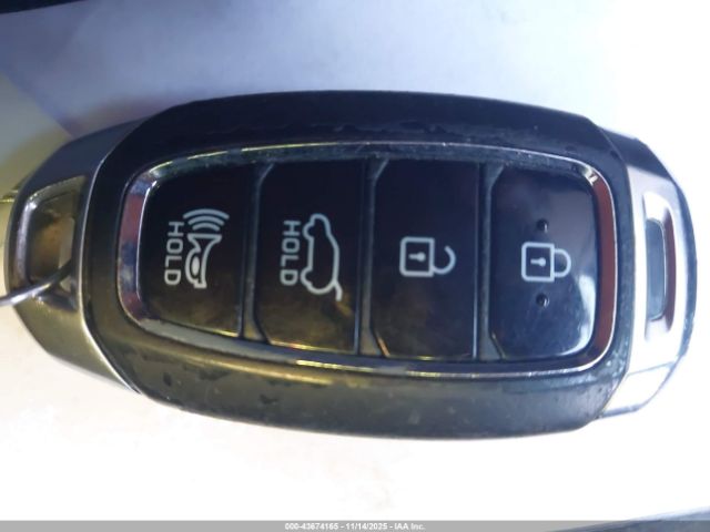 2018 HYUNDAI KONA KM8K62AA1JU097001 Photo 10