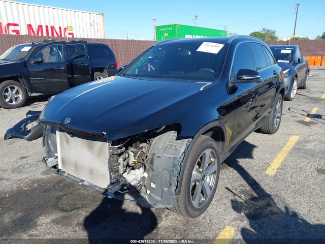 Mercedes-Benz GLC 300 2019 WDC0G4JB2KV184411 Image 2