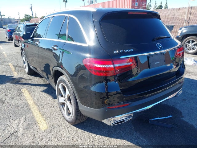 Mercedes-Benz GLC 300 2019 WDC0G4JB2KV184411 Image 3