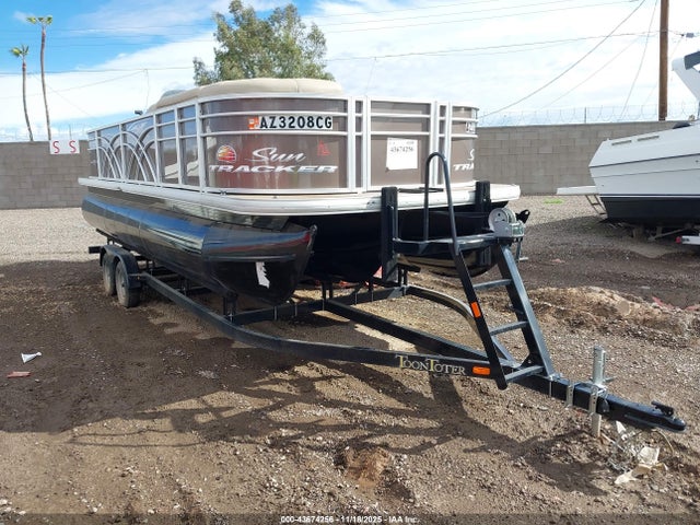 43674256 :رقم المزاد ، BUJ12907D121 vin ، 2021 Tracker Suntracker Sf22 Xp3 مزاد بيع