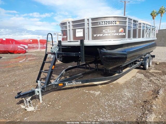 43674256 :رقم المزاد ، BUJ12907D121 vin ، 2021 Tracker Suntracker Sf22 Xp3 مزاد بيع