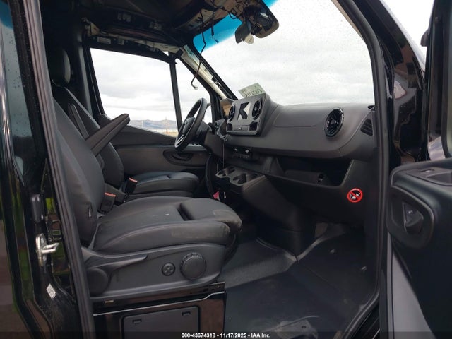 W1Z4NGHY3RT181443 Mercedes-Benz Sprinter 2500 High Roof 4-cyl Diesel Ho