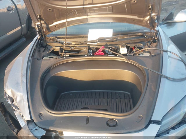 2025 TESLA MODEL 3 5YJ3E1EA6SF032672 Photo 9