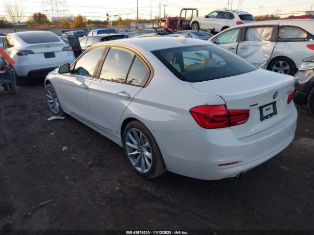 2018 BMW 320I WBA8A3C58JA495095 Photo 2