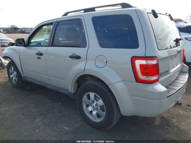 2009 FORD ESCAPE 1FMCU03769KA86731 Photo 2