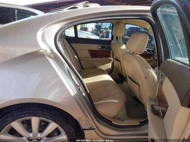 2010 JAGUAR XF SAJWA0GB7ALR61923 Photo 7