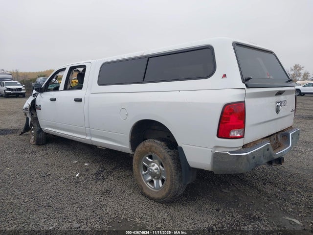 43674634 :رقم المزاد ، 3C6UR5HL2JG364508 vin ، 2018 Ram 2500 Tradesman  4x4 8' Box مزاد بيع