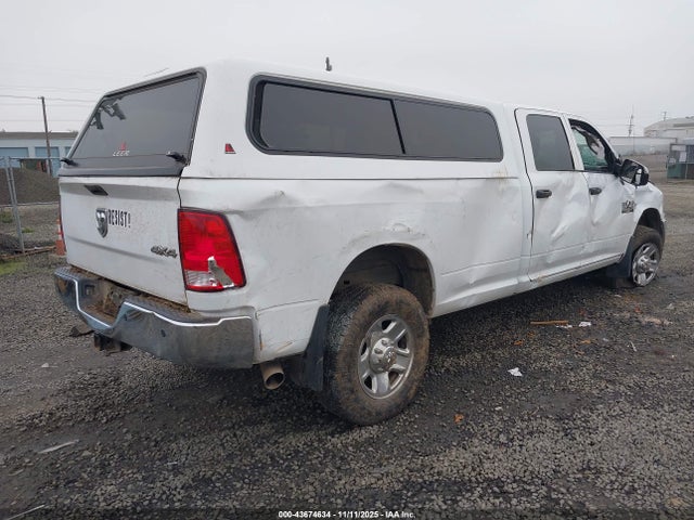 43674634 :رقم المزاد ، 3C6UR5HL2JG364508 vin ، 2018 Ram 2500 Tradesman  4x4 8' Box مزاد بيع