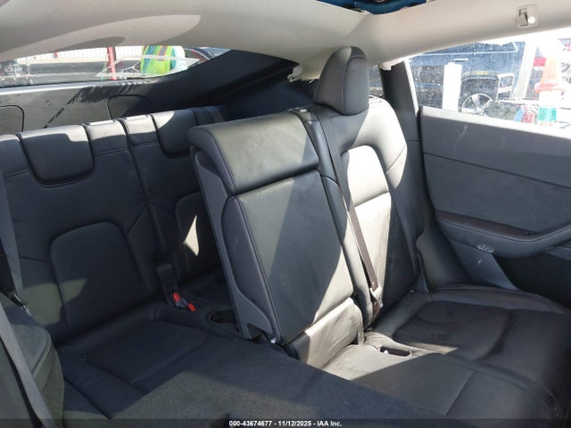 2024 Tesla Model Y Long Range Dual Motor All-wheel Drive მანქანა იყიდება აუქციონზე, vin: 7SAYGAEE6RF155047, აუქციონის ნომერი: 43674677