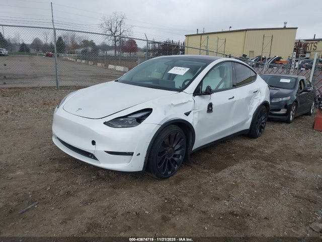 2024 TESLA MODEL Y 7SAYGDEF9RA281328 Photo 1