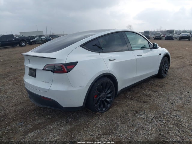 2024 TESLA MODEL Y 7SAYGDEF9RA281328 Photo 3