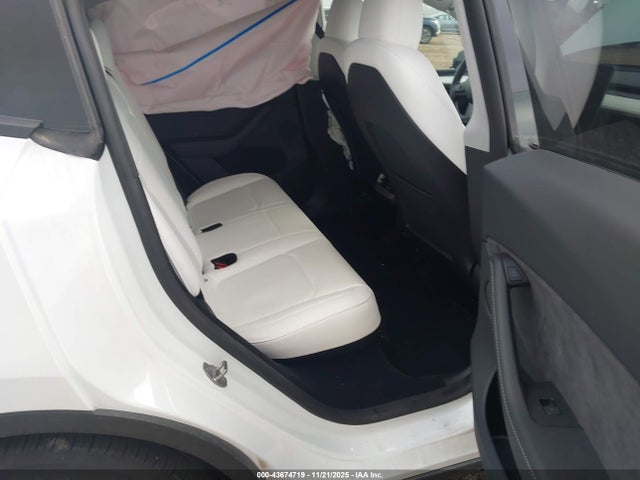 2024 TESLA MODEL Y 7SAYGDEF9RA281328 Photo 7