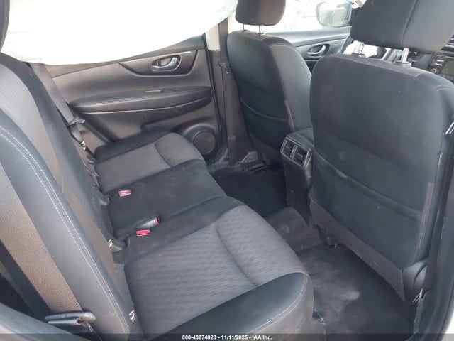 Продажа на аукционе авто 2017 Nissan Rogue S, vin: JN8AT2MT0HW136749, номер лота: 43674823