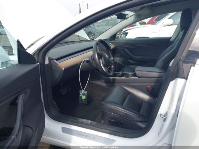 2018 TESLA MODEL 3 5YJ3E1EB1JF181496 Photo 4