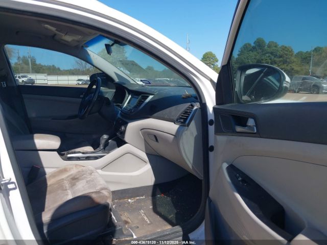 2016 HYUNDAI TUCSON KM8J33A24GU184144 Photo 4