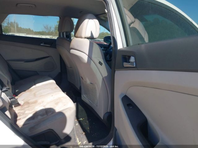2016 HYUNDAI TUCSON KM8J33A24GU184144 Photo 7