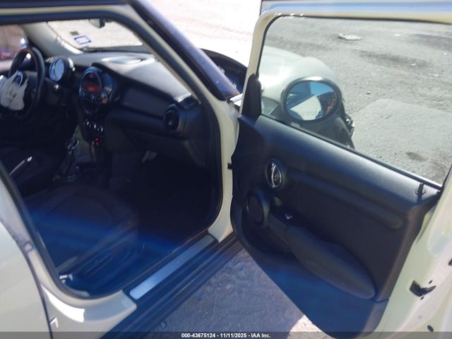 2016 MINI HARDTOP WMWXU1C55G2D11437 Photo 4