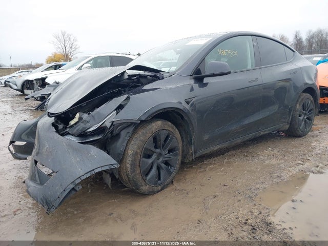 2025 TESLA MODEL Y 7SAYGDEE0SF292590 Photo 1