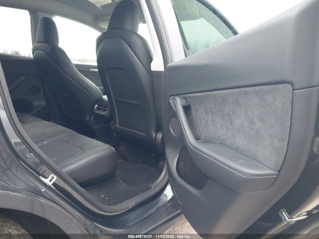 2025 TESLA MODEL Y 7SAYGDEE0SF292590 Photo 7