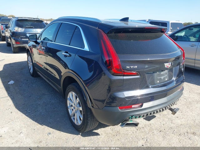 2023 CADILLAC XT4 1GYAZAR40PF103314 Photo 2