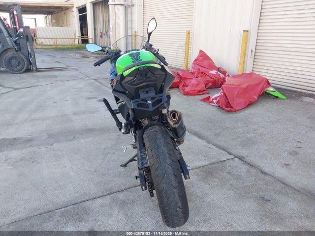 2022 Kawasaki Ex400 მანქანა იყიდება აუქციონზე, vin: JKAEXKG15NDAG9626, აუქციონის ნომერი: 43675192
